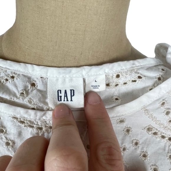 GAP white & cream eyelet bohemian women’s top SZ L - Picture 4 of 6